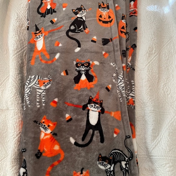 Velvet plush Halloween cats in costume large throw blanket  50x70in - Picture 2 of 3